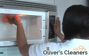 cleaning-the-kitchen-islington